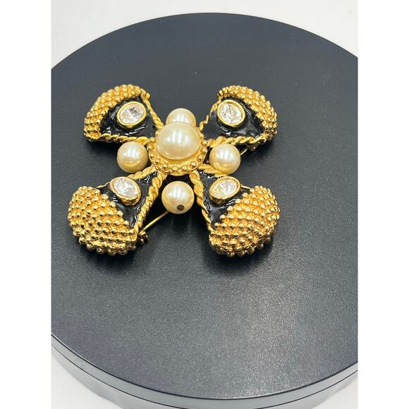 Vintage Large Maltese Cross
Brooch Gold Tone Black Enamel
Faux Pearls Rhinestone - Picture 5 of 9